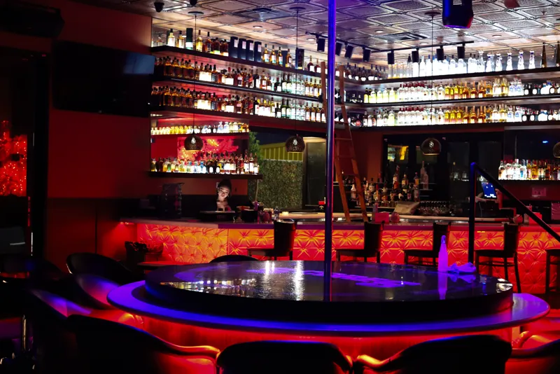 Scores Las Vegas stage in front of the main bar